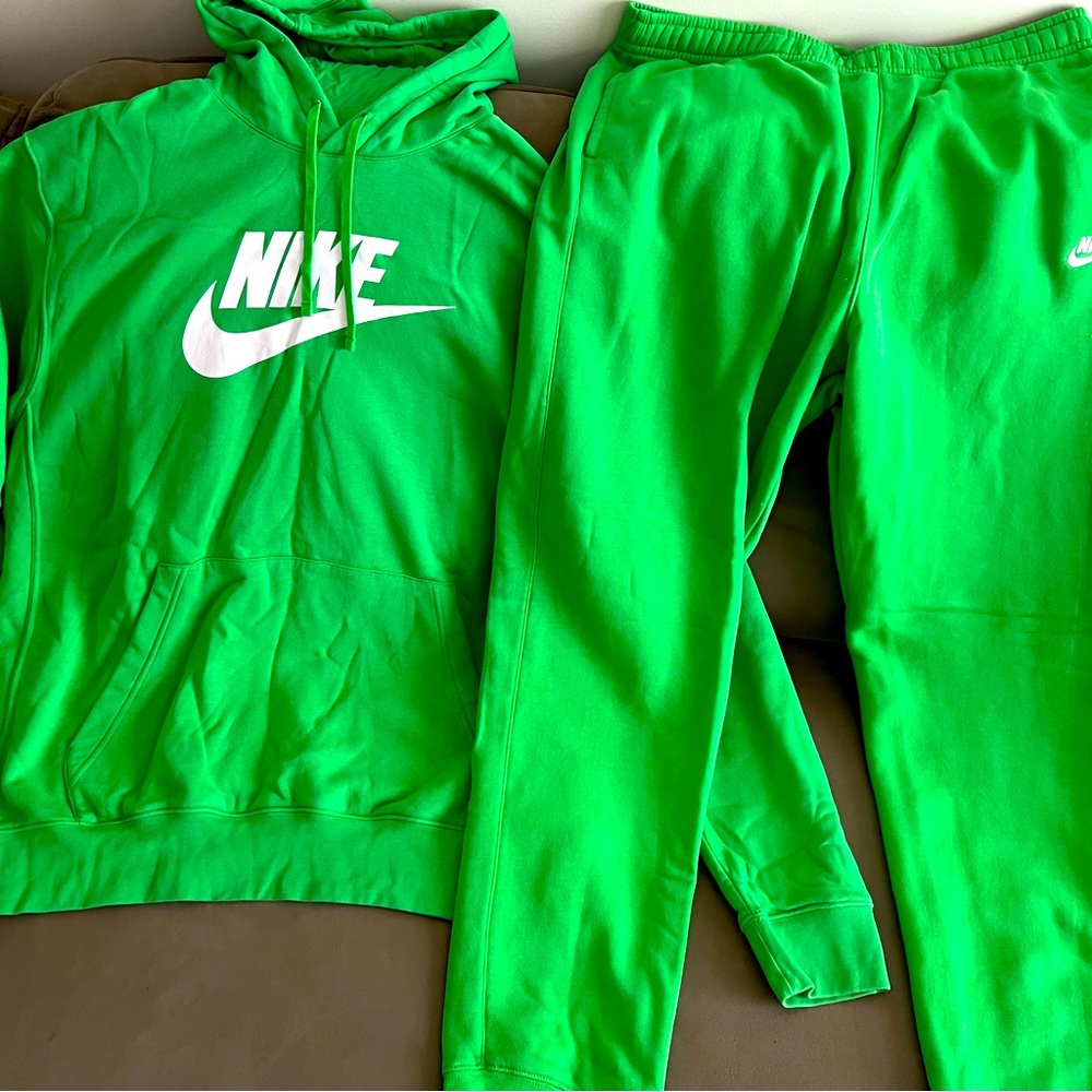 Nike Sweatsuit Set